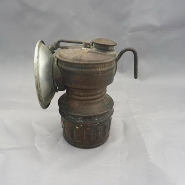 LED车灯与卤素灯有什么区别？究竟谁更胜一筹？
