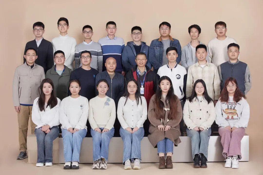 柴继杰团队揭示植物免疫新机制：辅助蛋白如何调控抗病反应