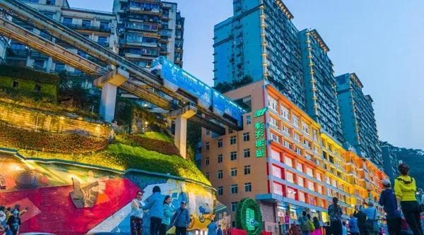 李子坝观景平台背后：设计团队揭秘“出片圣地”的美学密码