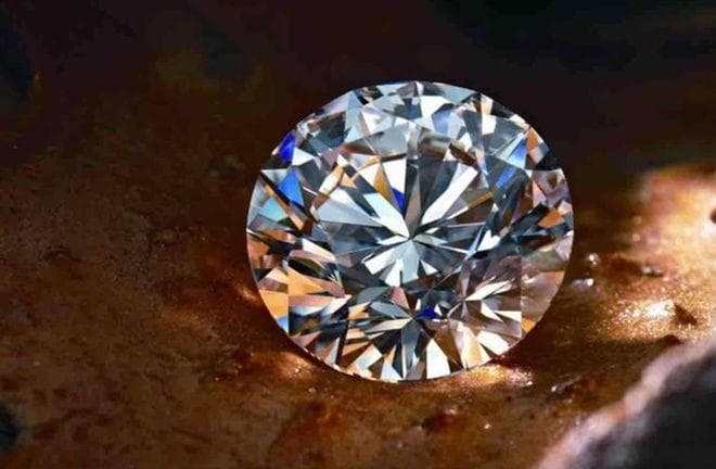 金刚石与石墨：两种同素异形体的奇妙世界