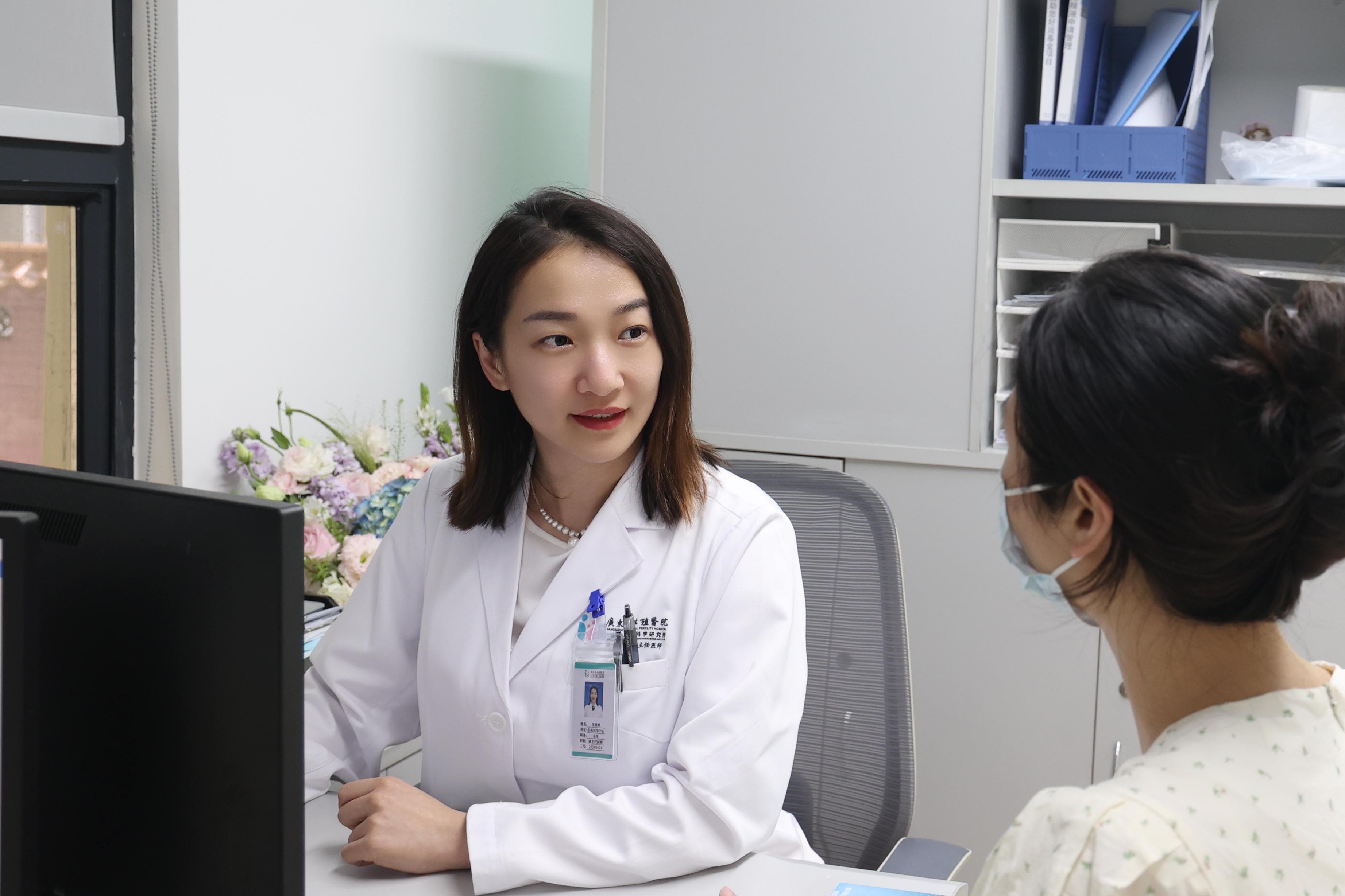 专家建议：符合条件的女性应在35岁之前冻卵