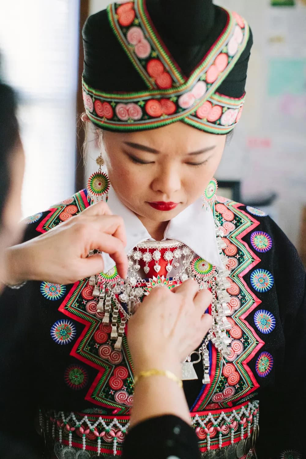 舟溪苗族妆容：穿越千年的美