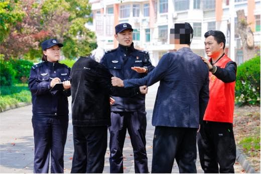 江苏张家港公安：24小时“不打烊”化解矛盾纠纷