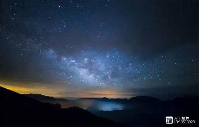 奥伯斯佯谬：夜空为什么是黑的？隐藏着怎样的秘密？