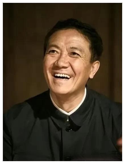 国家一级演员李幼斌：身价千万却开7万国产车的低调巨星