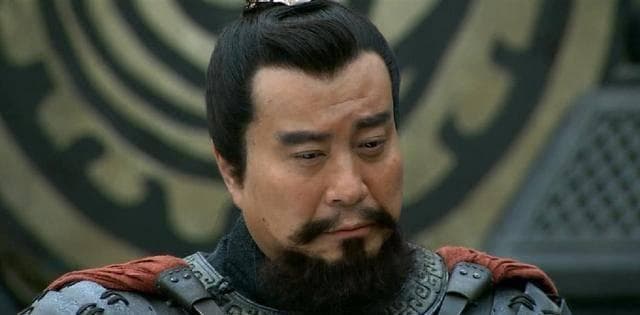 三国时期，袁术为何敢率先称帝，称帝之后为何又迅速败亡？