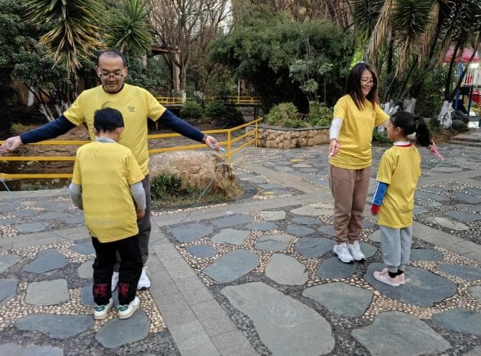 健康家庭大赛丨亲子锻炼怎么玩？体育老师教你5招