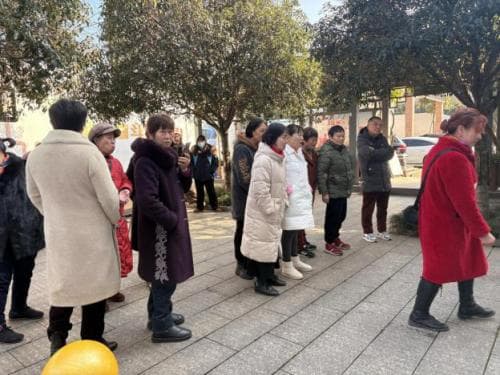 双流西航港常乐社区举办趣味益智运动会，促进邻里交流与互动