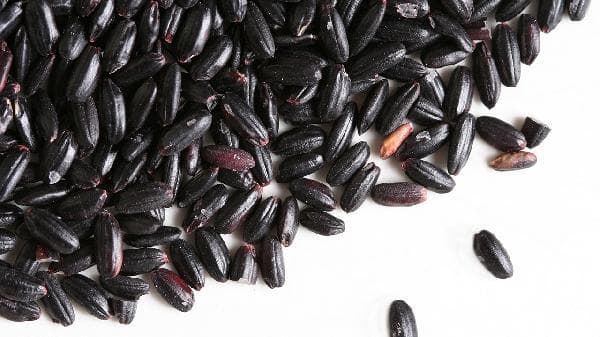 黑米是粗粮吗？含糖量高吗？一文详解黑米的营养价值与食用建议