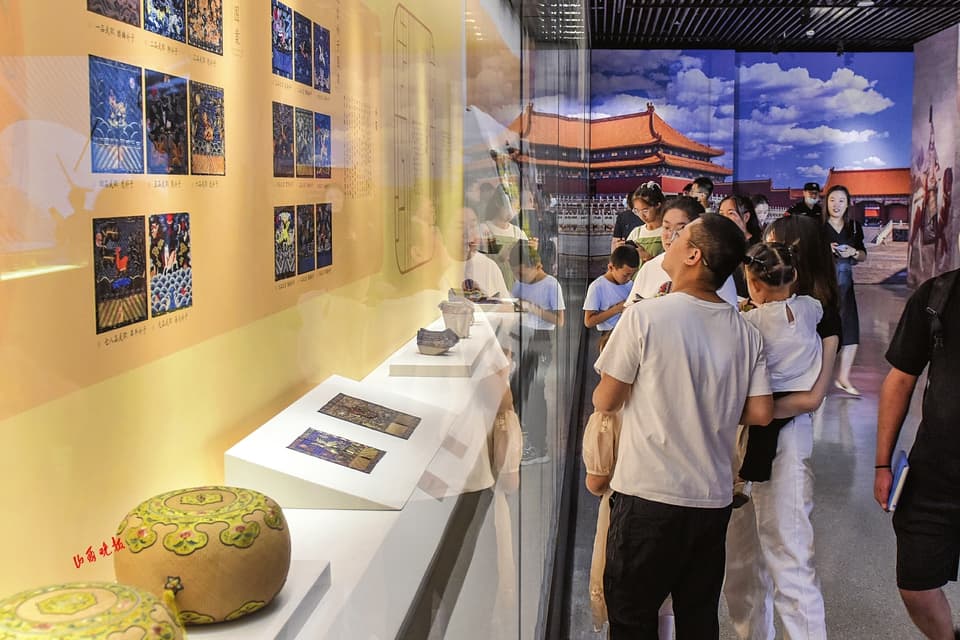 沈阳故宫清代宫廷珍品亮相太原