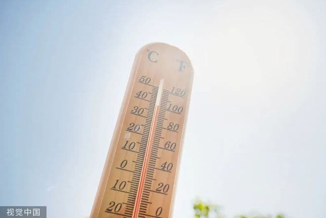 夏天穿什么才凉快，或许可以从他们身上找点灵感！