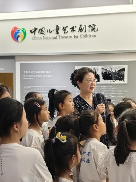 全国政协委员冯俐：让孩子在儿童戏剧中传承红色基因