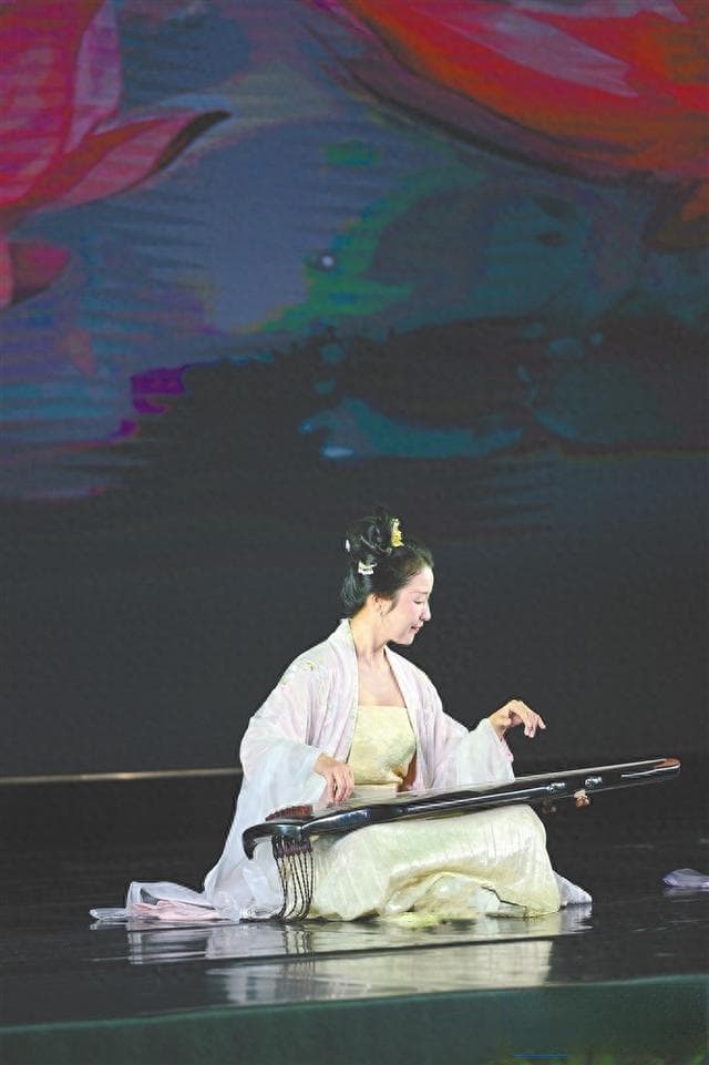 "海南古琴艺术"入选非遗名录：古琴悠悠传雅韵