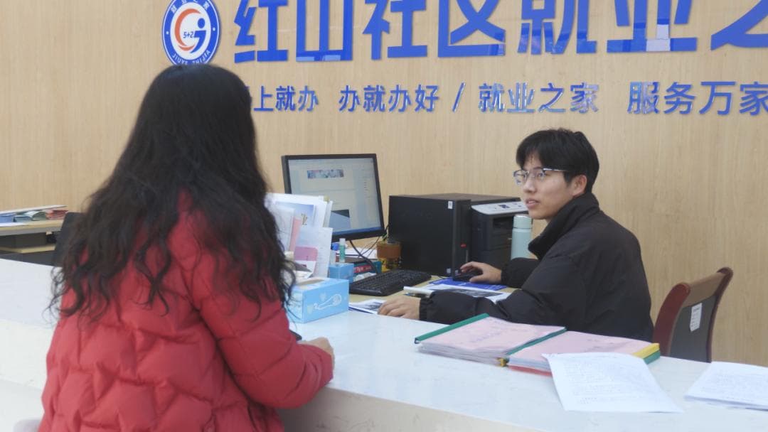 西部计划志愿者余子千扎根基层绽放青春之花