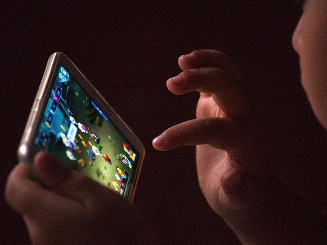 如何优化游戏设置以实现60帧流畅体验？