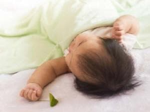 婴儿游泳圈使用指南：材质、类型与安全注意事项全解析