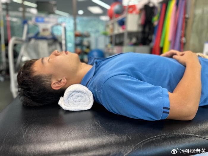 骨科医生推荐的正确睡姿：床垫和枕头的选择指南