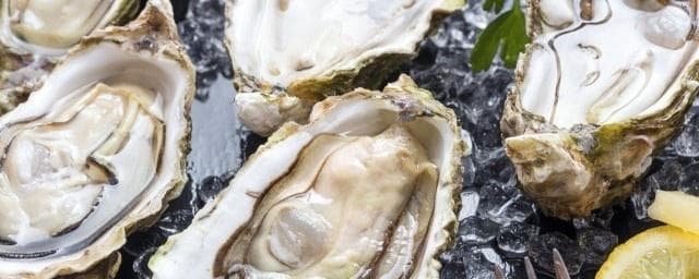 教你三招识别新鲜生蚝：从气味到外观的全方位判断指南