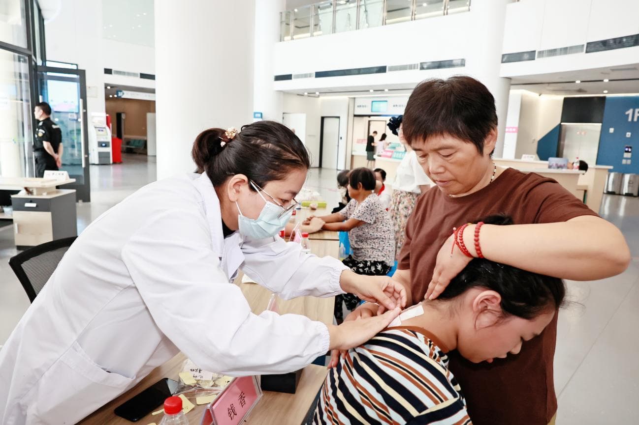 中医护健康！免费"三伏贴"送到群众家门口