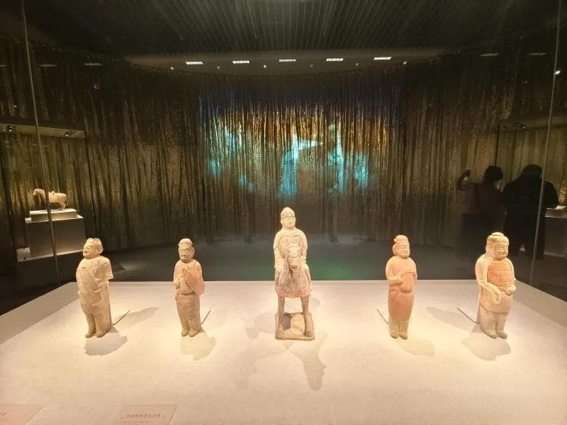 南京特展汇集302件南北朝文物，展现胡汉交融盛况
