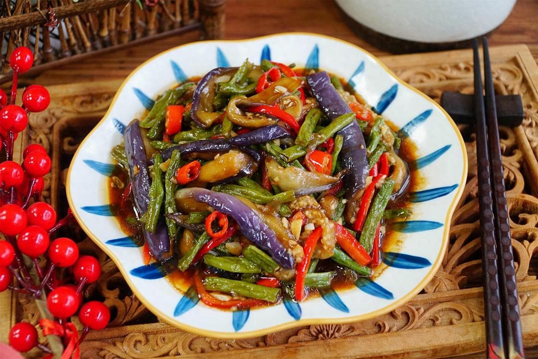 70岁奶奶做的豆角烧茄子，少油腻味道香，一周3次不够吃，特下饭