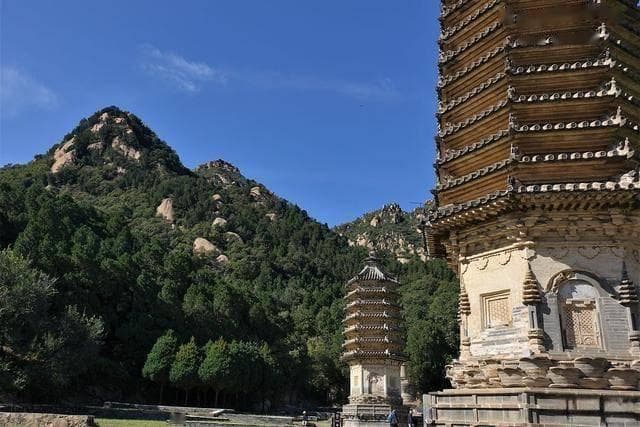 北京八大处景区：美食与文化的交融之旅