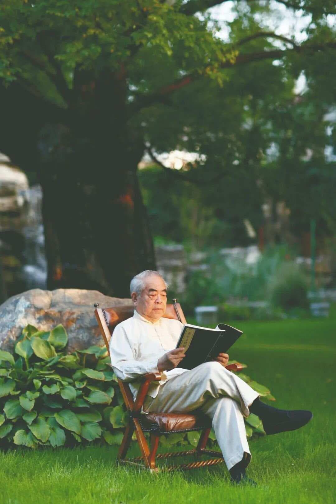 范曾：艺术成就与争议并存