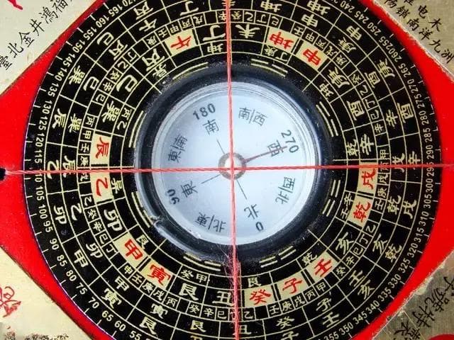 2025蛇年风水家居：提升财运的完整指南