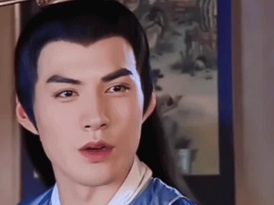 严屹宽假胡子造型看起来心眼好多 重塑东方美学典范