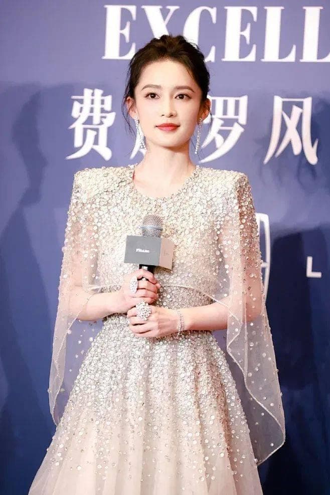 幼态面容无罪，畸形审美当改