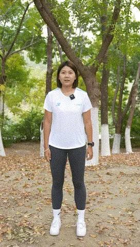 跑步后如何拉伸手臂：四个上肢拉伸动作，缓解肌肉紧张，提升关节柔韧性