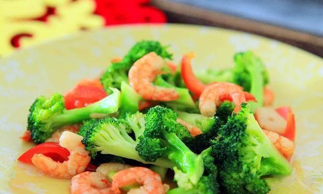 西兰花炒虾仁：营养与美味的完美邂逅