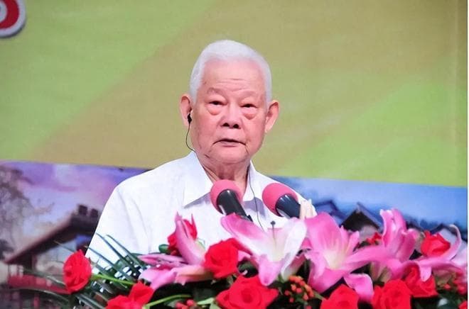 他是“元帅之子”，从机械师到广东省长，晚年当选政协副主席