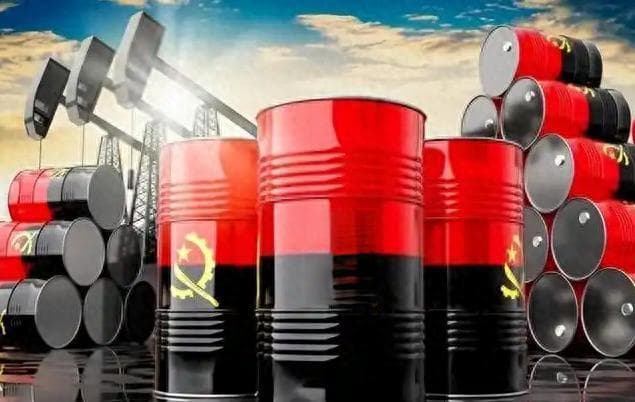 中国一边费力进口大量原油，一边低价出口成品油，这为了什么呢？