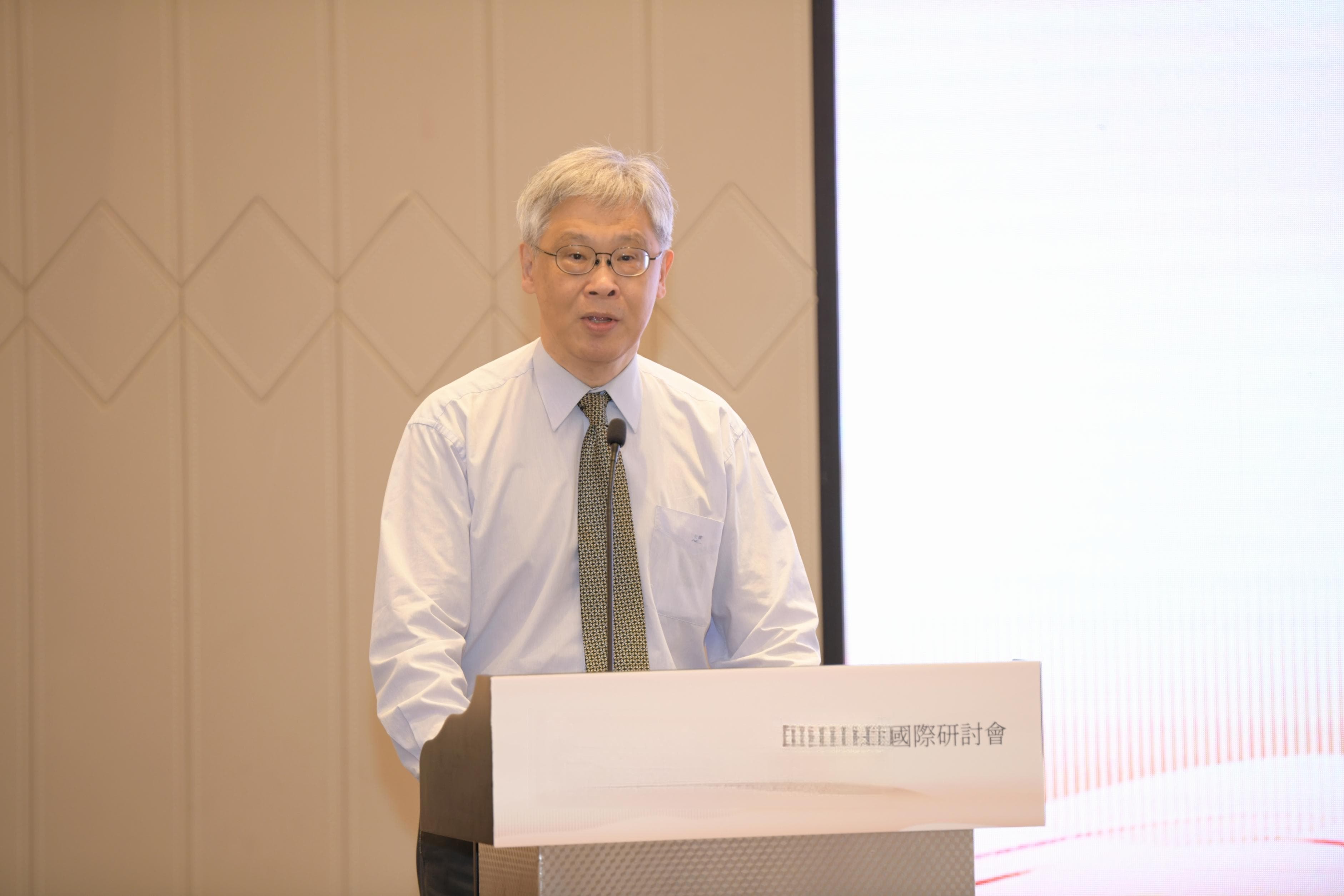 如何理解全球视野下的中国当代文学？