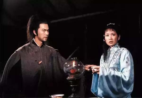 孔雀翎！是谁丢了孔雀翎？