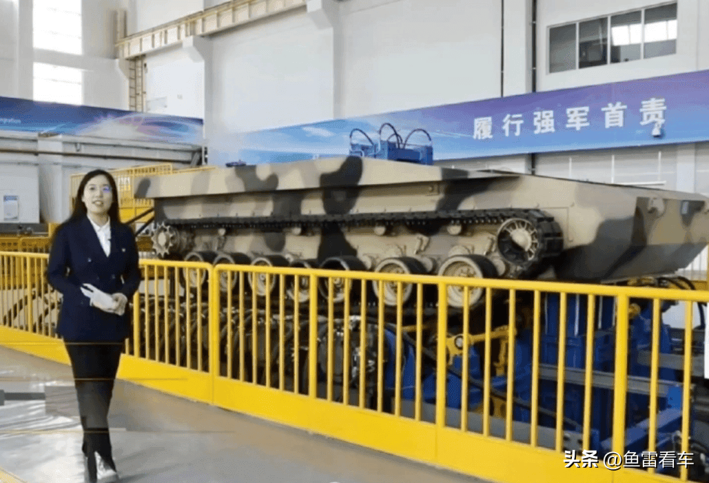 新型装甲车辆现身：第四代主战坦克初现端倪？