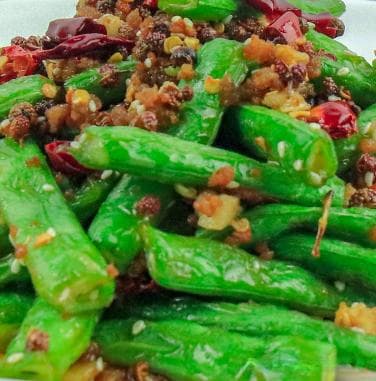 干煸四季豆：从传统川菜到家常美味的制作全攻略