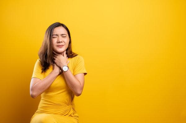 喉咙疼痛的原因及治疗建议