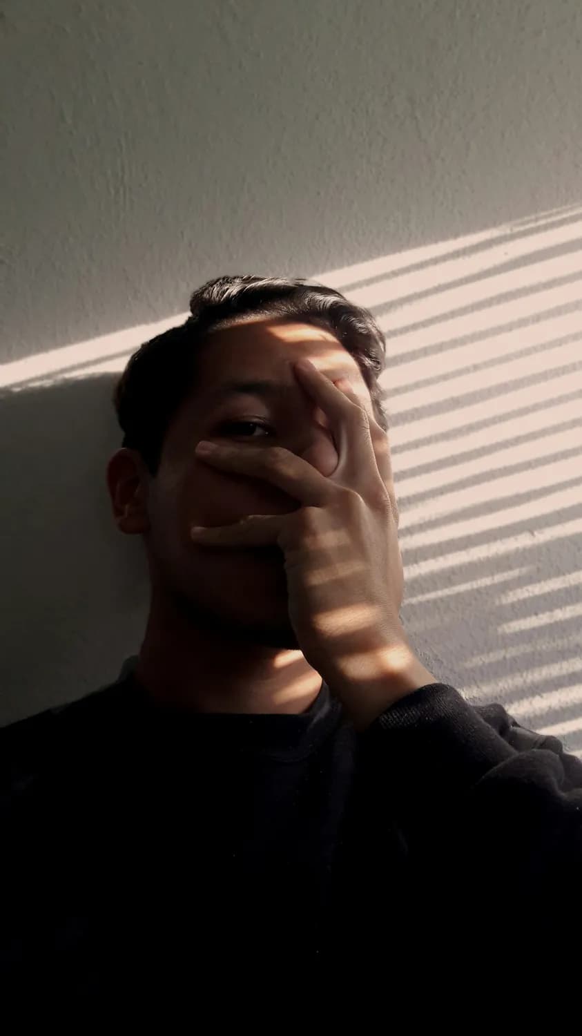 揭秘娱乐圈心理健康：从回避到关注，艺人们正在打破沉默