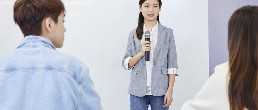 怎样提升演讲技巧 当众演讲技巧