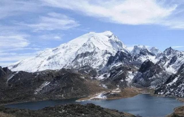 云南哈巴雪山2男子身亡，救援队：一人系向导，一人系“户外小白”