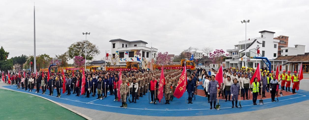 全民清淤疏渠 共建美好家园