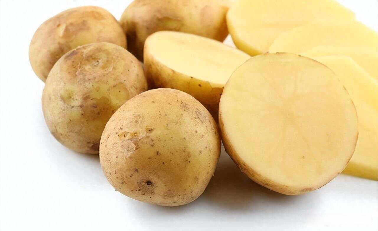 亲测4种土豆保存法，不用放冰箱，不腐烂不长芽，放半年依旧新鲜