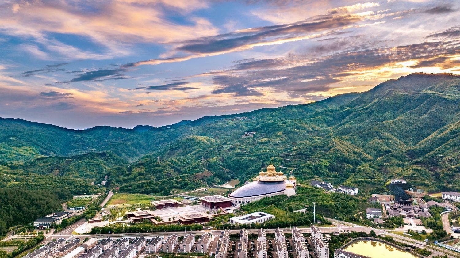 中国佛教五大名山———奉化雪窦山