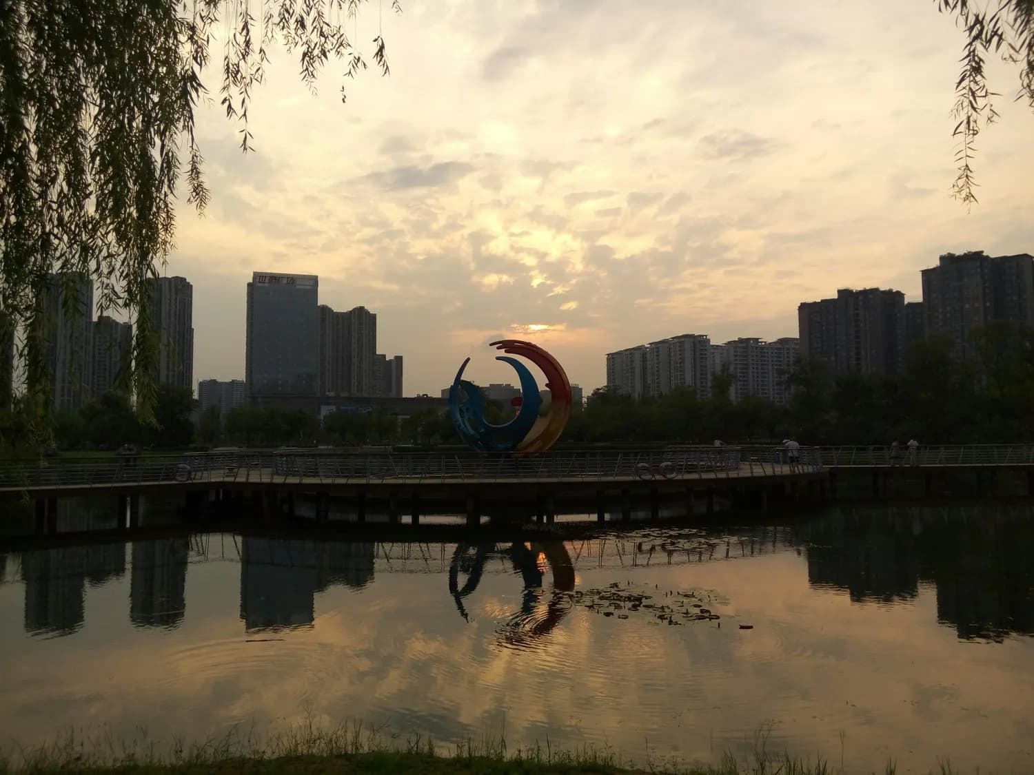 渭城朝雨中的离别：王维《送元二使安西》赏析