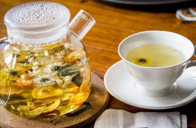研究证实菊花茶有助降压，但专家提醒：不能停药