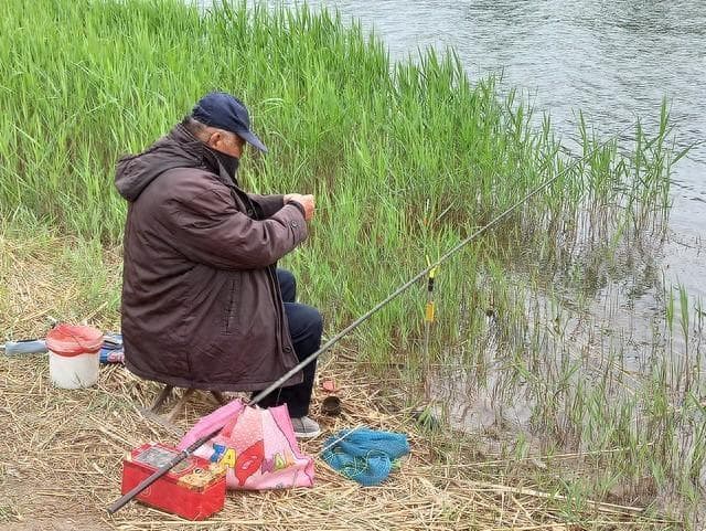 很多钓友的双铅钓法用错了，效果没有发挥出来，甚至还弄巧成拙