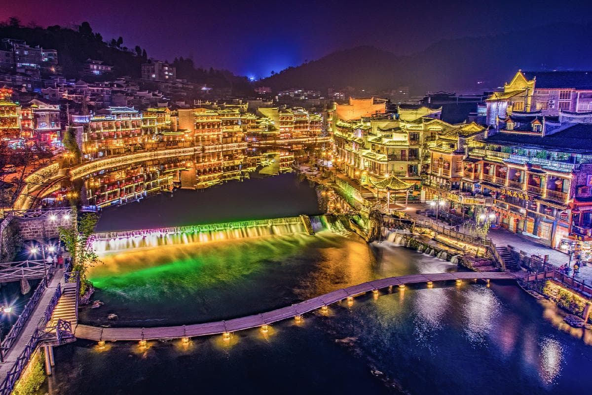 湘西旅游攻略：探寻神秘湘西的自然与人文