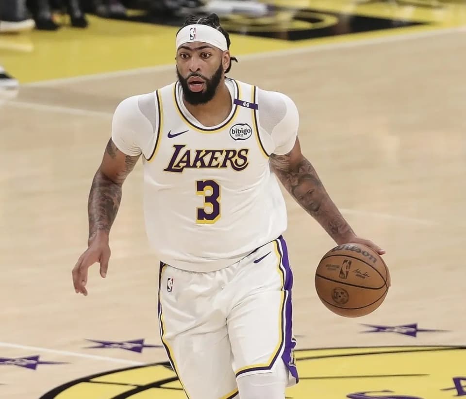 就今天，NBA历史连续三双最老纪录诞生了！老詹无愧越老越妖